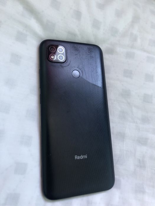 iPhone 8 идеал АКБ 99 и Redmi 9C