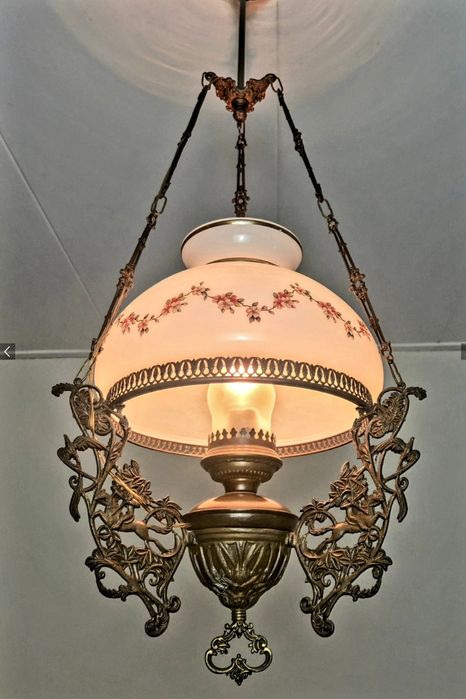 Очарователен полилей  Луи 16