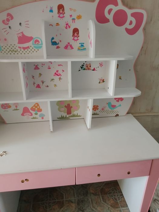 Продам шкаф кравать и стол