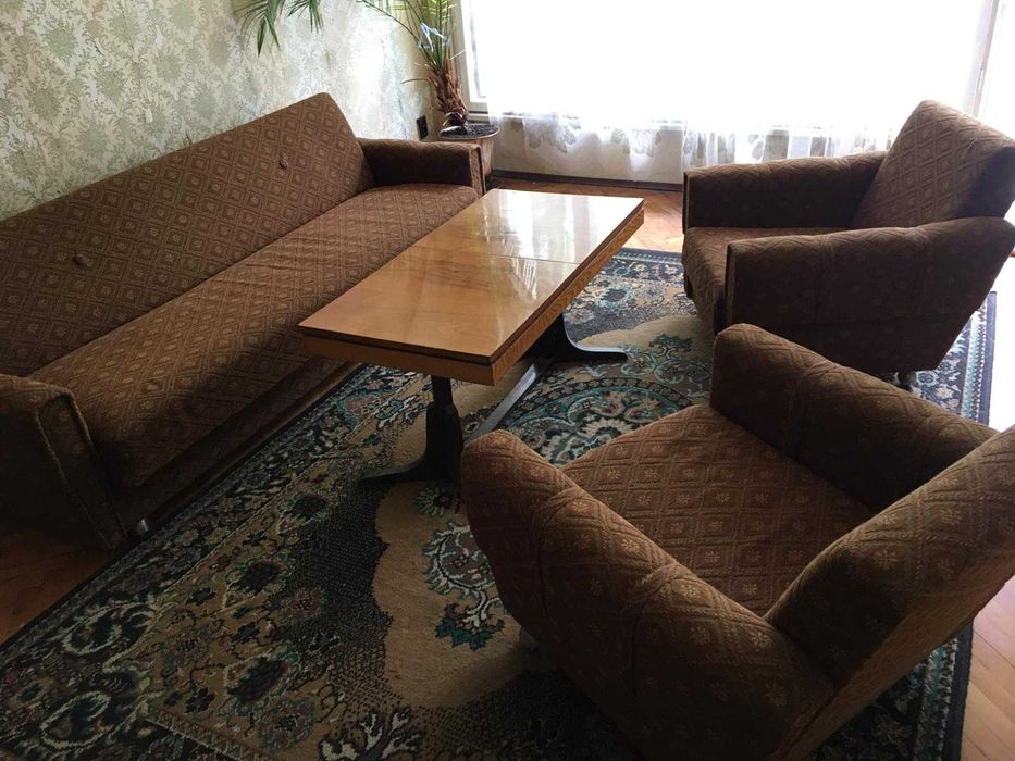 Холна гарнитура - разтегателен диван с тре места и 2 фотьойла