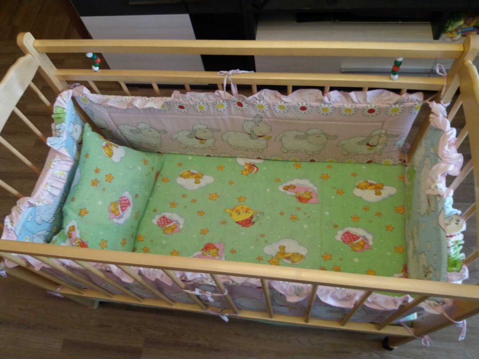 Кровать детская с матрасом и бортиками