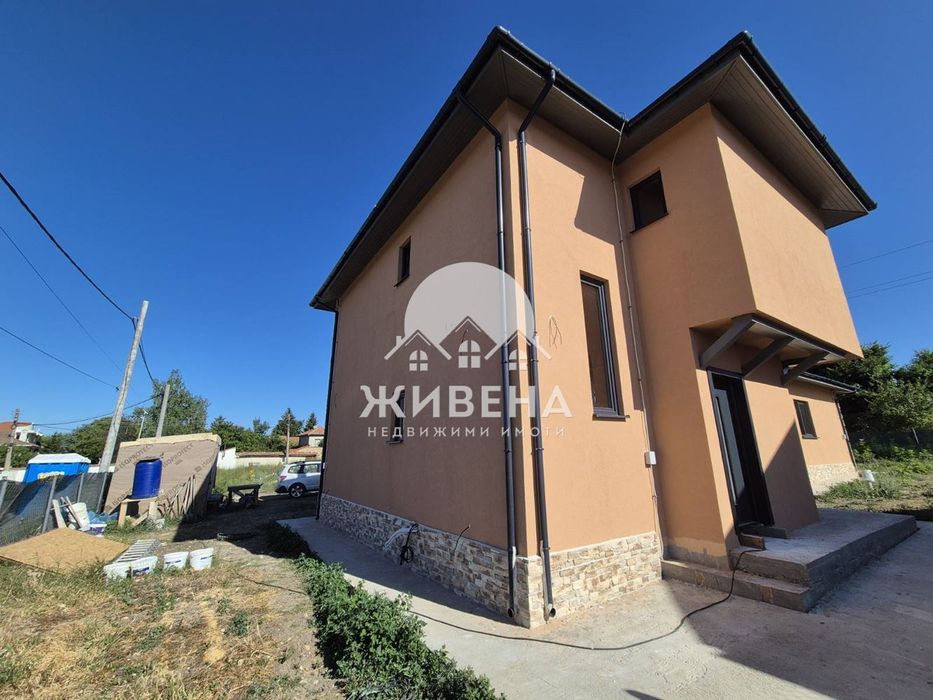Продава нова къща в с.Яребична площ 113 кв.м
