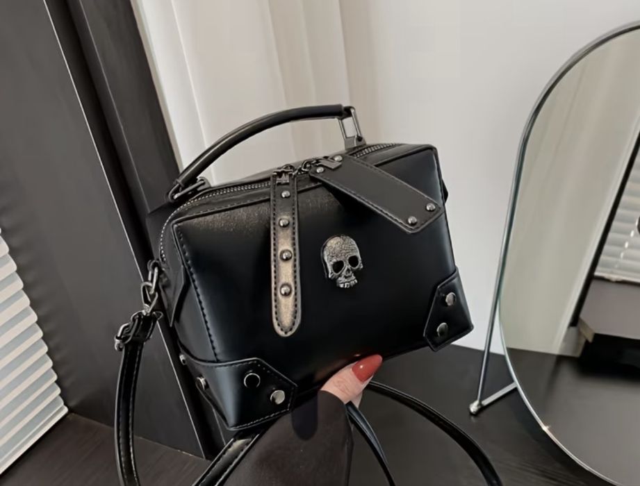 Продам джинсы L размер 2000тг,сумка2000