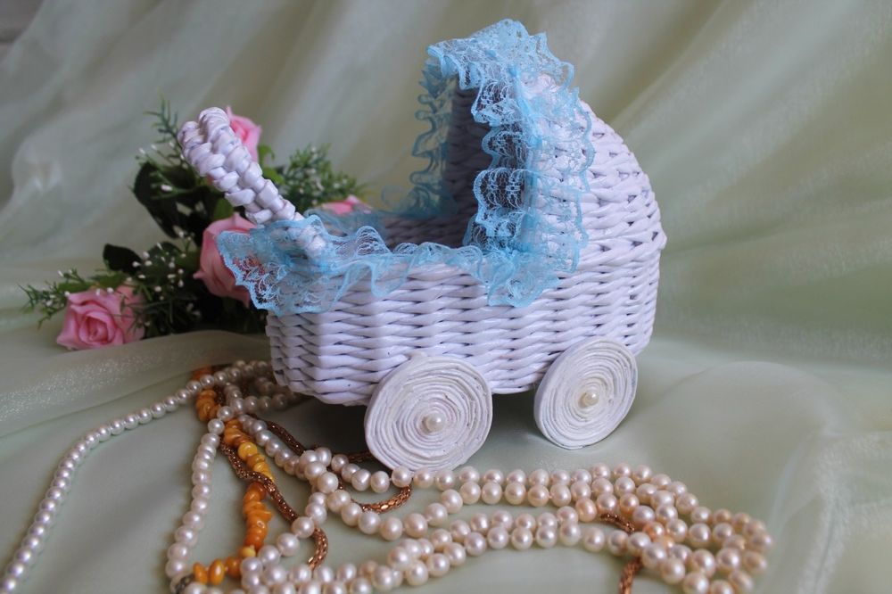 Коляска детская плетеная