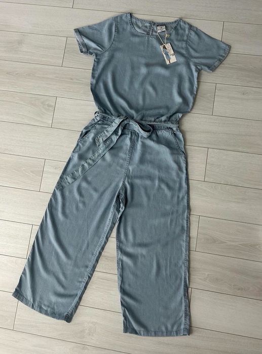 Дамски гащеризон размер М  и  дънки С размер