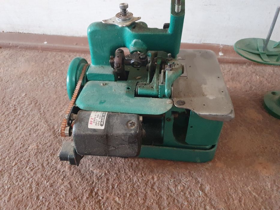 Машинка для оверлока