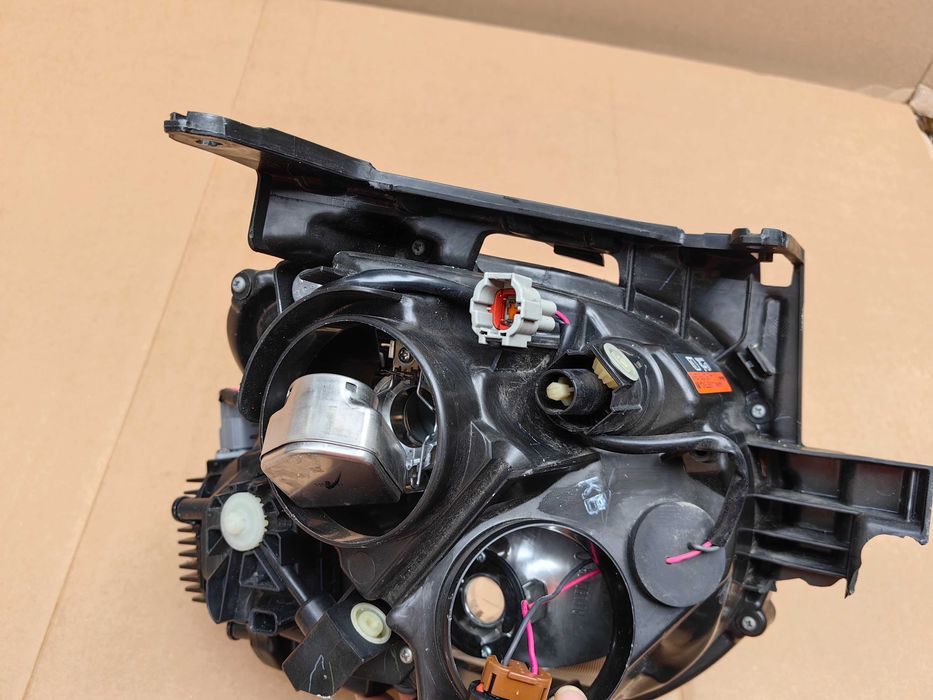 Фар за Nissan Juke Xenon / Нисан Джук Ксенон