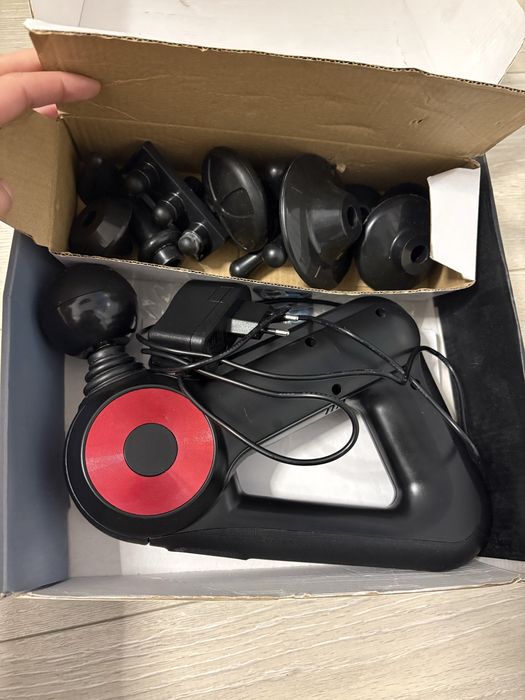 Массажный пистолет Massage Gun BLD-8890 с 12 насадками