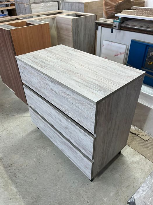 Современный комод