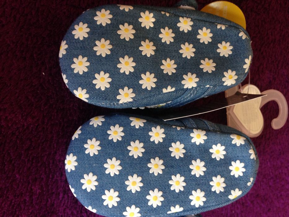 затворени буйки момиче 3-6 мес.