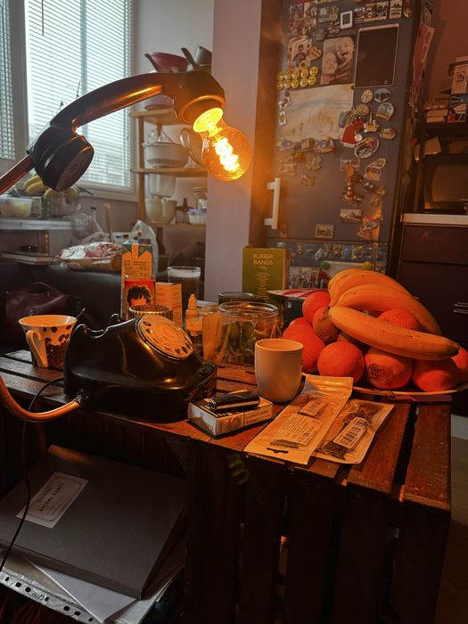 Стар телефон - нощна лампа