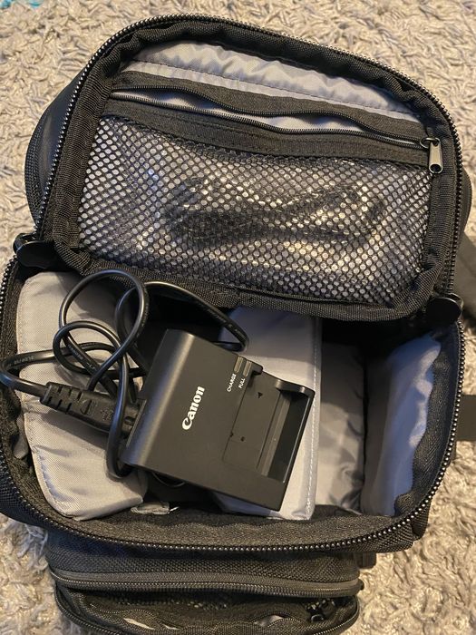 Canon EOS 1300D + obiectiv EF-S 18–55mm IS