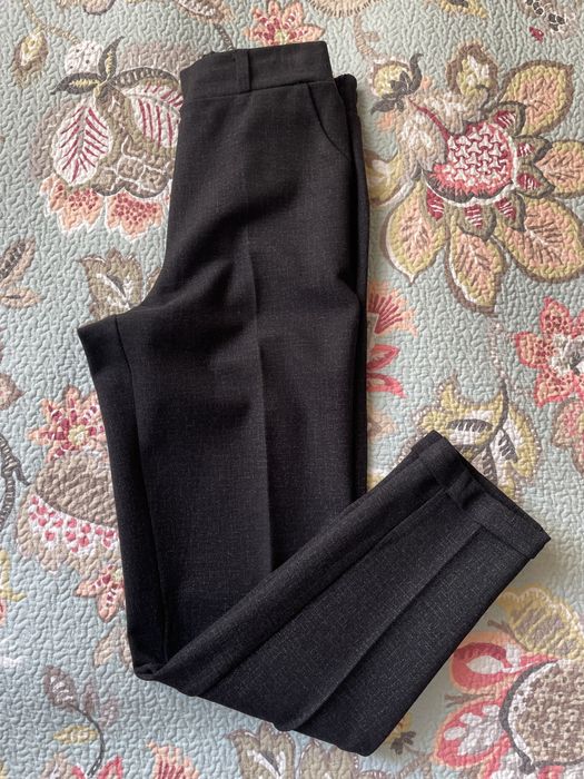 Брюки офисные. В отличном состоянии. Размер S (рос. 42-44)
