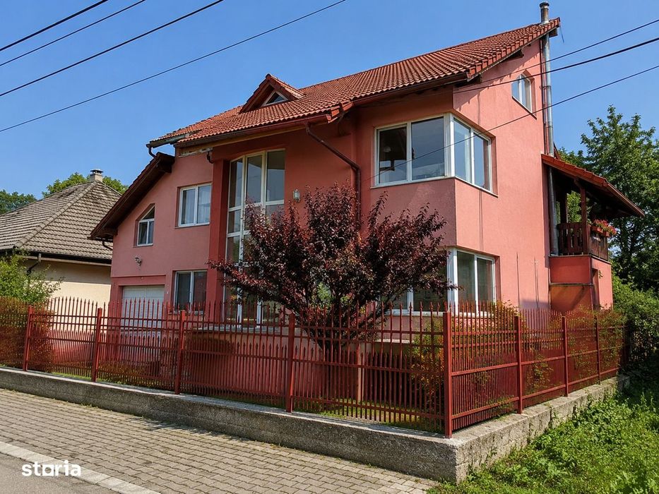 Casă spațioasă în Cristian, Brașov | 223 mp utili | teren 1.000 mp |