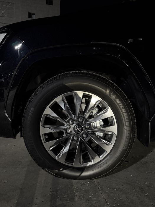 Toyota 300 Land Cruiser sotiladi Toyota LC300, 2023 full