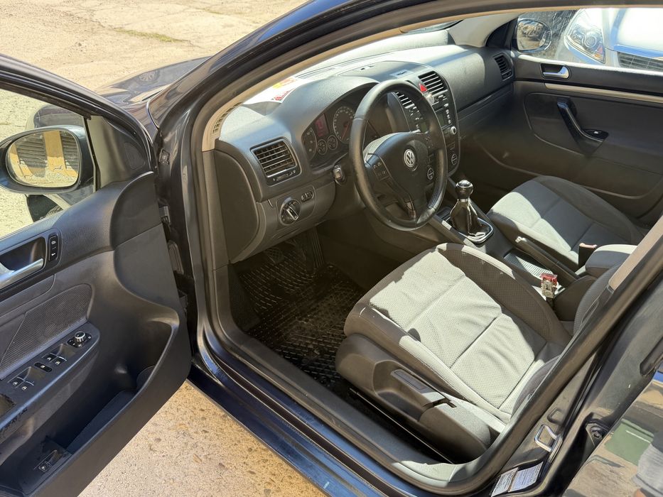VW Golf 5 1.6 MPI 102 CP • 2006 • 116.000 km • Climatronic