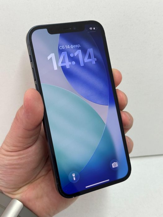 Продам Айфон 12 128г