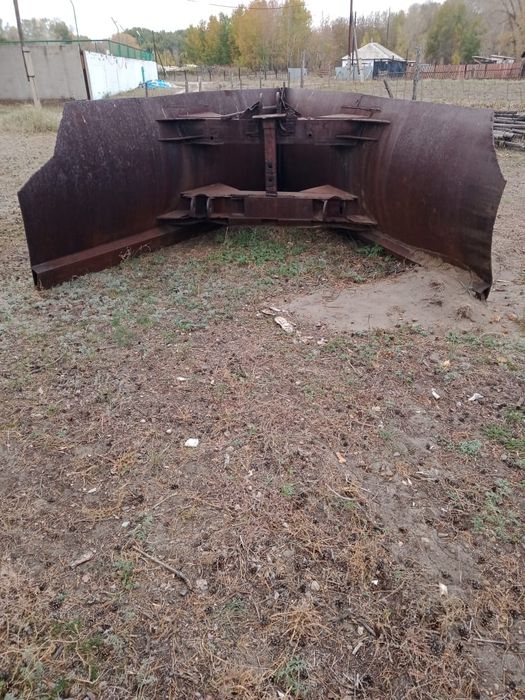 Плуг для прокладки дороги в снегу продам