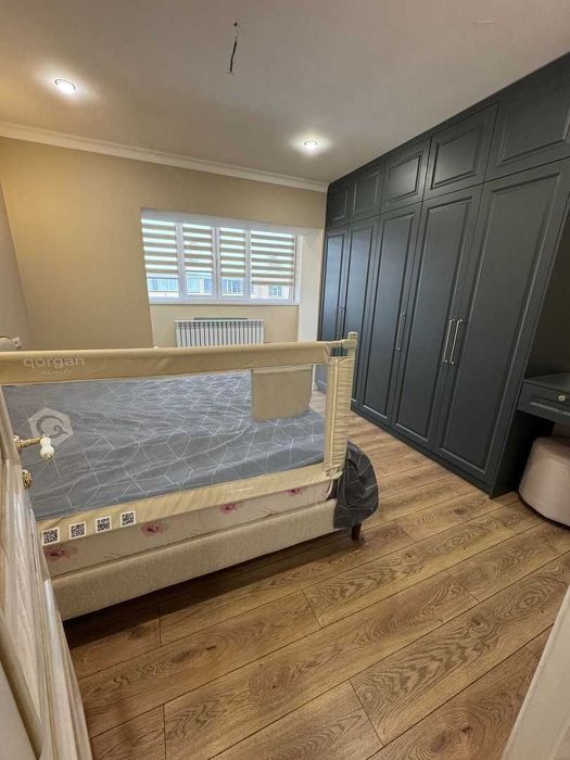 Продам 4 комнатную квартиру