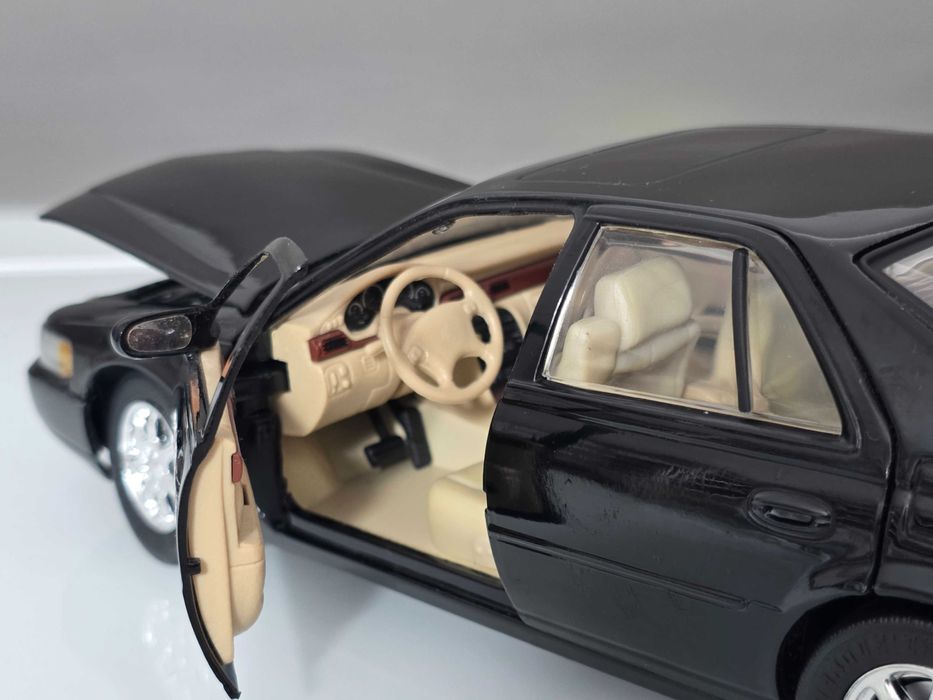 Macheta Auto 1/18 Anson Cadillac Seville STS 1998