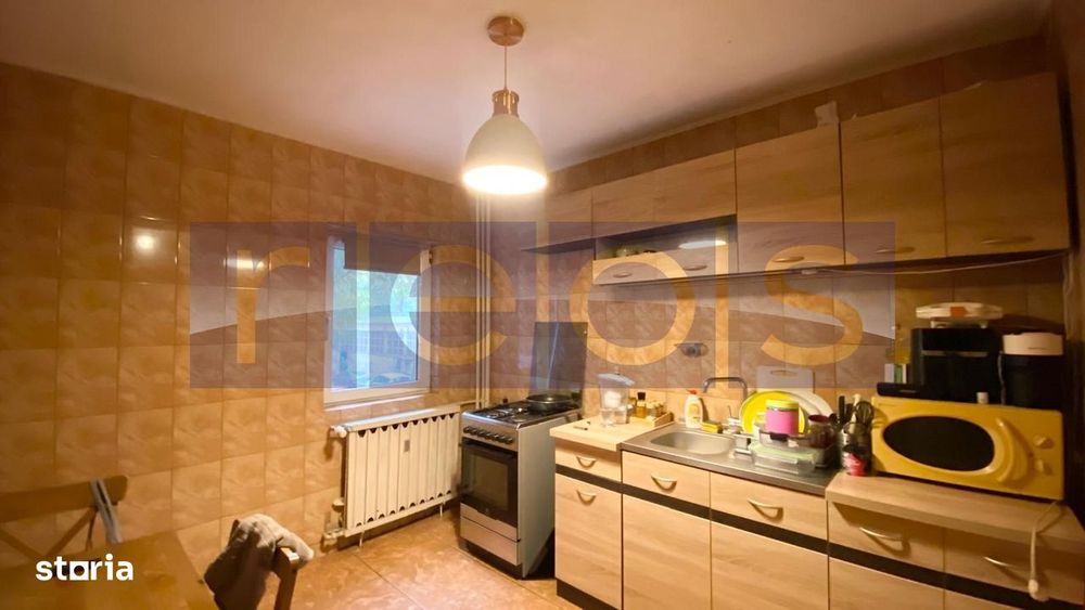 De Vanzare Apartament Spatios 4 Camere | 2 Balcoane | Zona Sebastian -