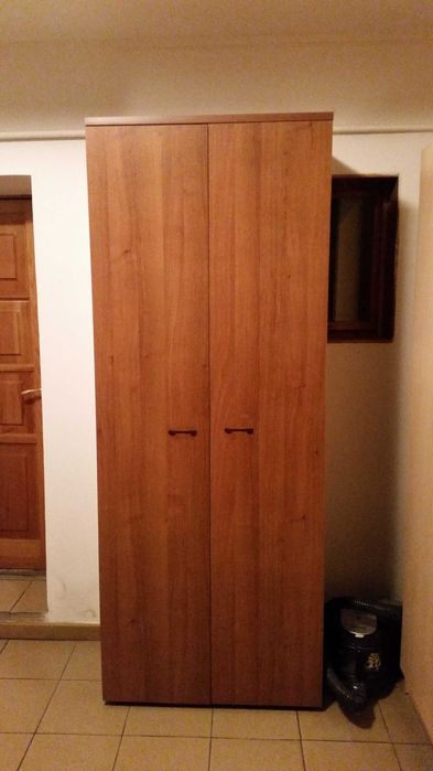 Двухдверный офисный шкаф для документов