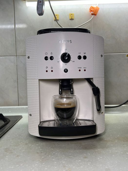 Кофеварка Krups EA 8105