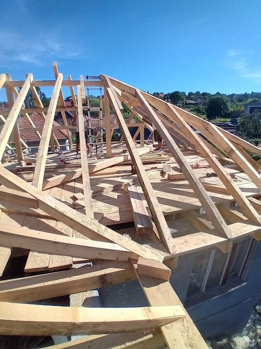 Executam garduri și porți foișoare din lemn la cerință dumneavoastră