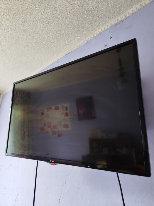 Телевизор LG 42 диагональ Full HD