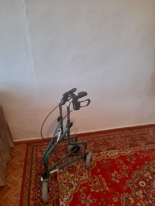 Инвалидная коляска