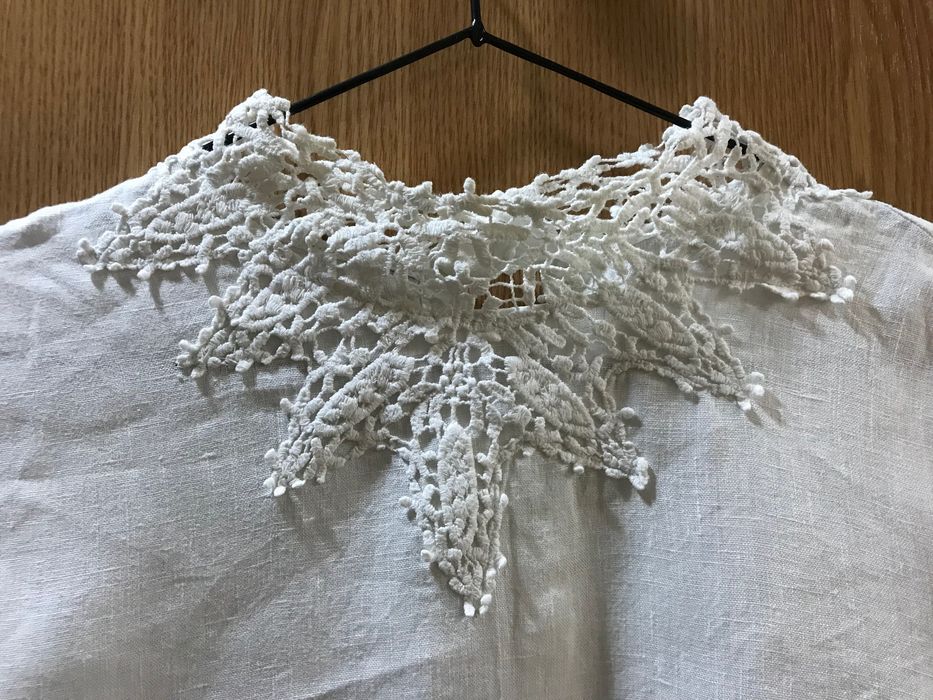 Bluză de in cu broderie