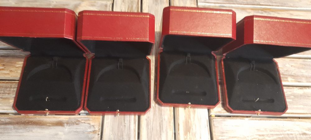 Стара оригинална кутия  Cartier за часовник биижута