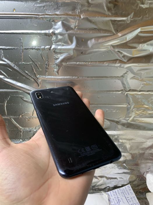 Samsung a10 2/32 гб