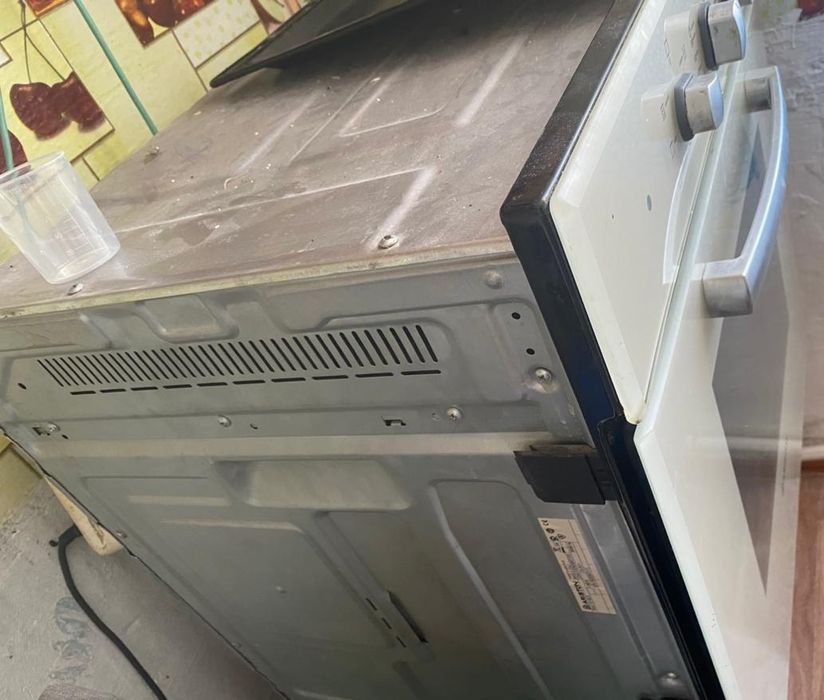 Продам духовку Ariston торг