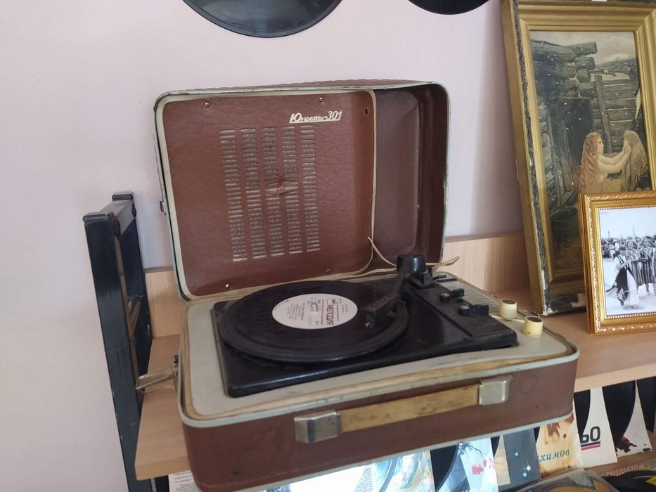 Винтаж антиквариат буюмлар (мусиқа ва фото техника)