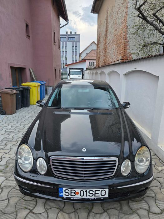 Mercedes-Benz E220 CDI Avangarde – 2005 – Stare excelentă