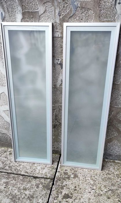 2 Usi mobila cu geam sablat