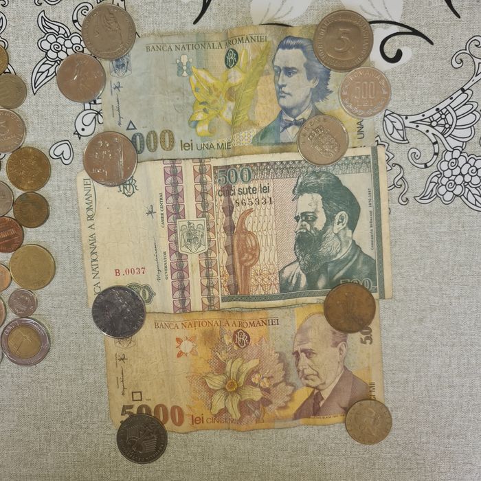 Monede și bancnote vechi