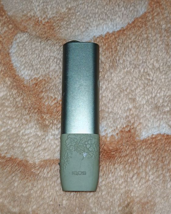 Dispozitiv IQOS ILUMA ONE Verde/Khaki - Funcțional