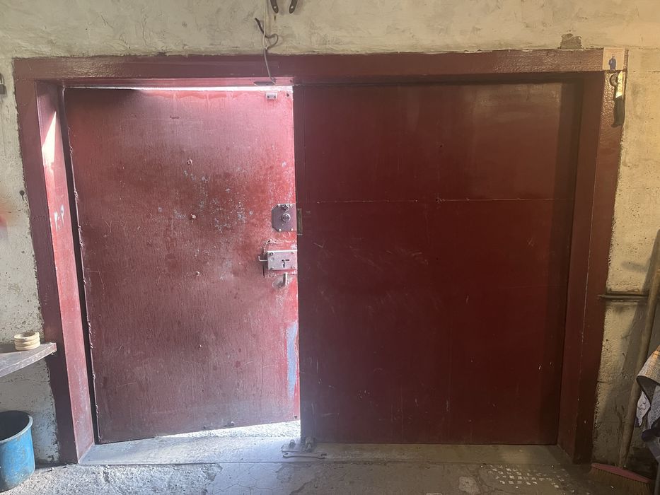 Ворота гаражные б/у