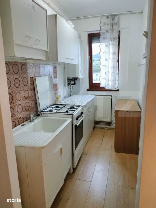 Apartament de inchiriat, 2 camere decomandat, mobilat si utilat, zona