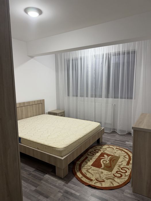 Inchiriez apartament
