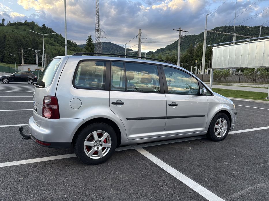 Vw touran facelift an 2009 motor 1,9 tdi 105 cp