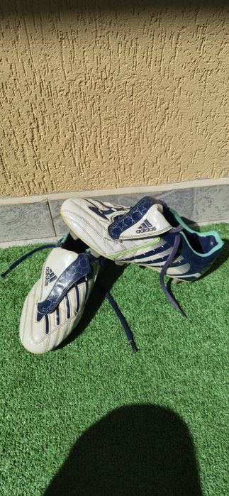 Ghete fotbal Adidas Predator