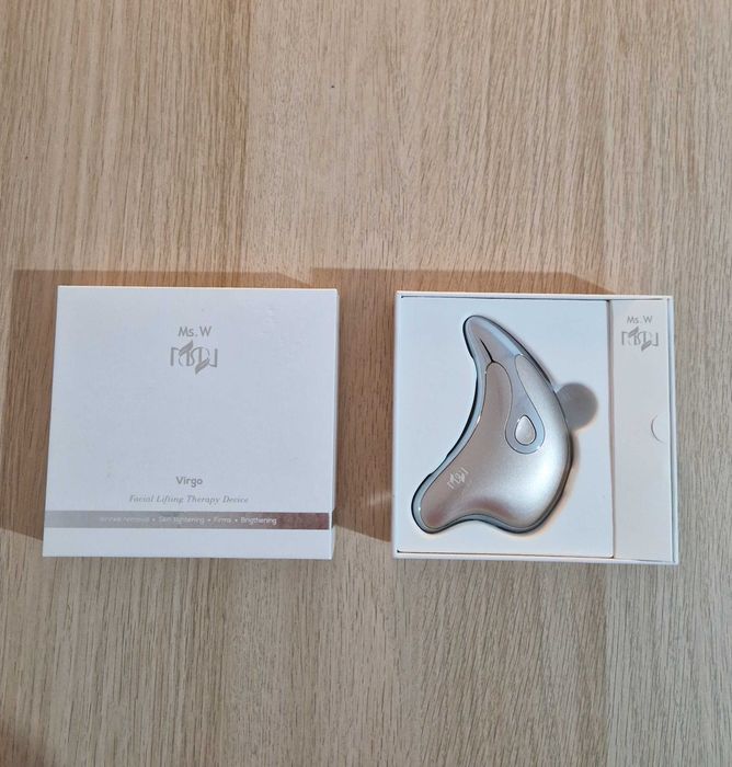 Facial massage device