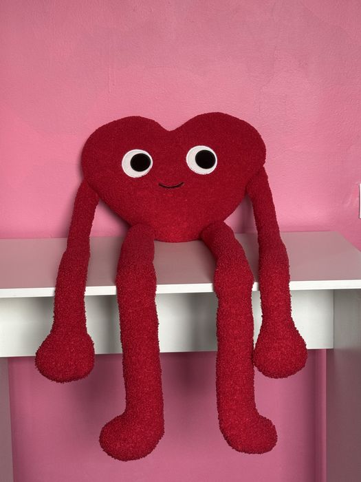 Продам игрушки,мишка новый.