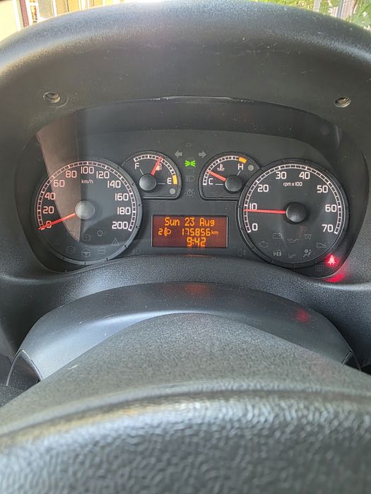 Fiat Doblo 1,3 Multijet / Diesel / 2010 / Stare buna