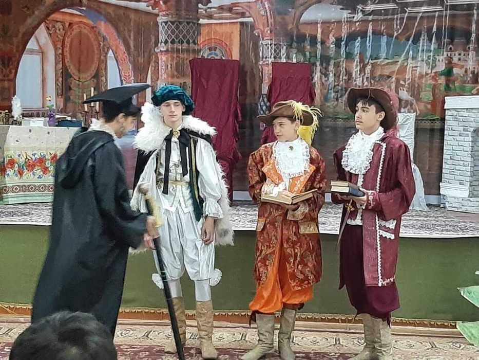 Карнавальные новогодние праздничные костюмы на прокат.