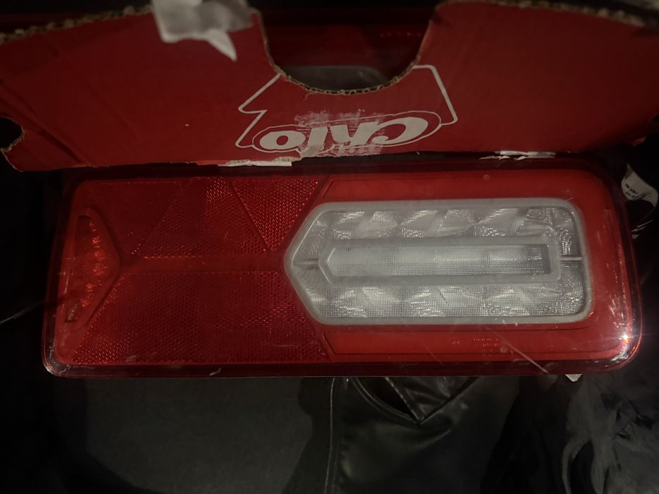 lampi , triple semiremorca SCHMITZ Led