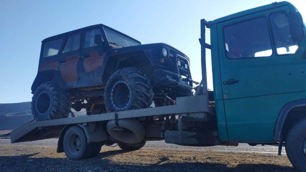 продам эвакуатор Мерседес 609